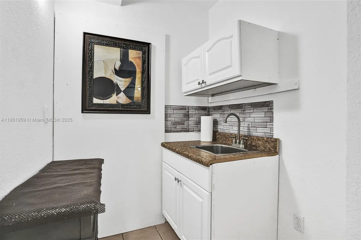 6300 SW 62nd Pl, South Miami FL 33143