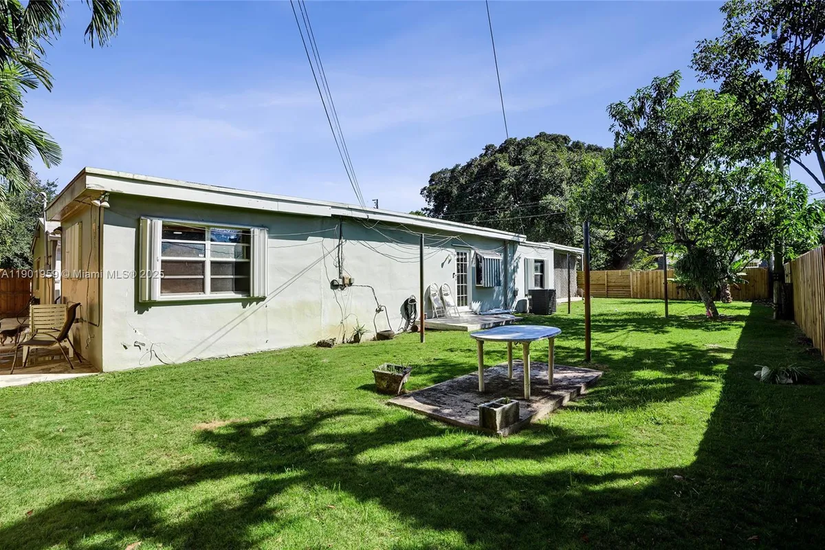 6300 SW 62nd Pl, South Miami FL 33143