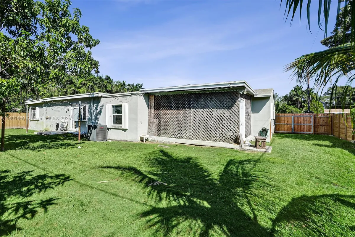 6300 SW 62nd Pl, South Miami FL 33143