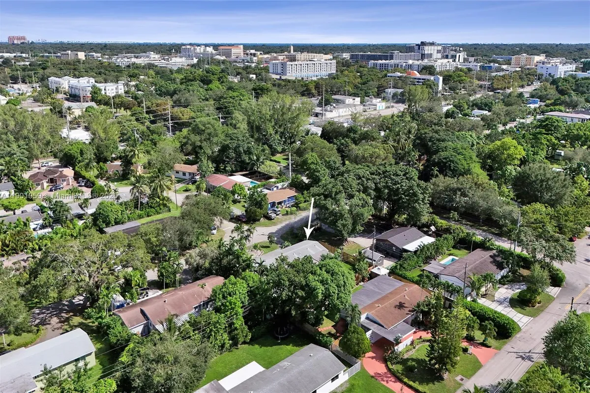 6300 SW 62nd Pl, South Miami FL 33143