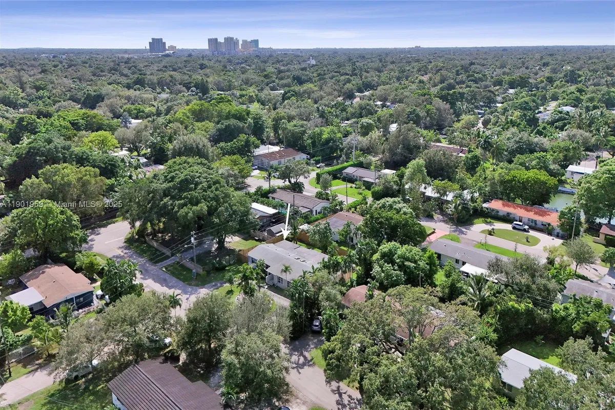 6300 SW 62nd Pl, South Miami FL 33143