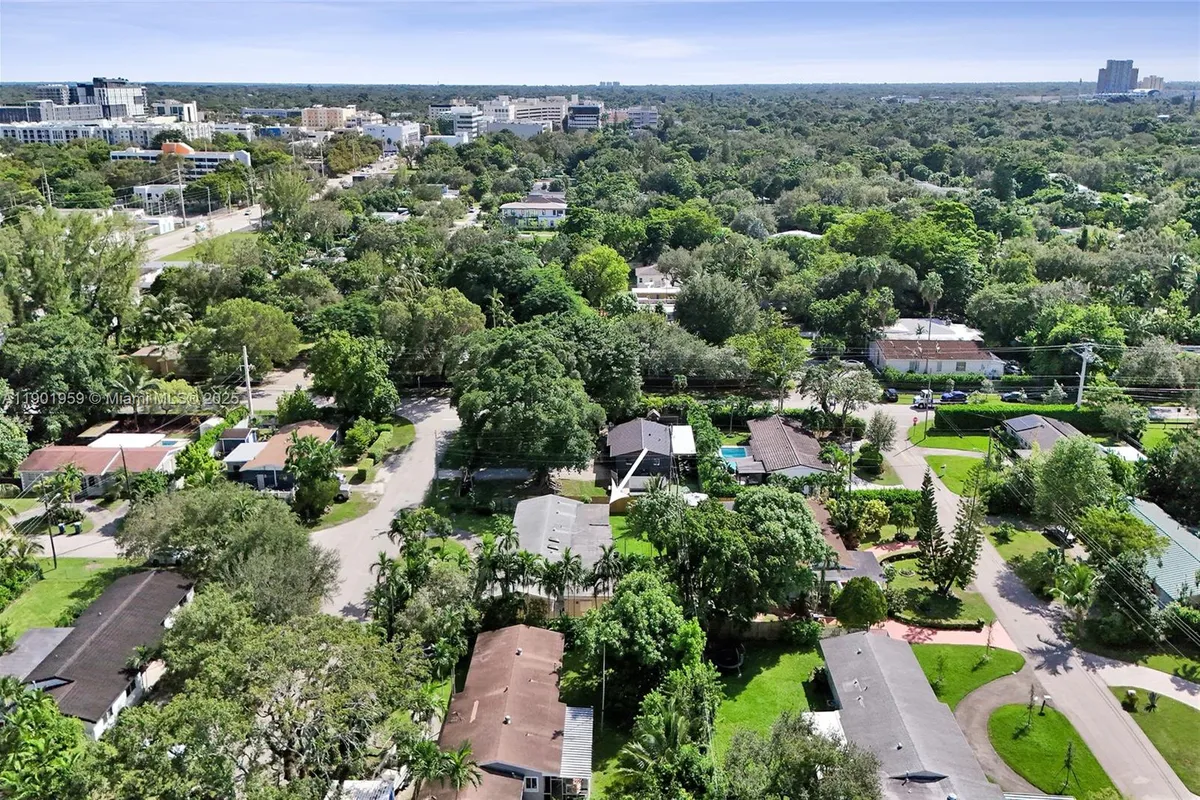 6300 SW 62nd Pl, South Miami FL 33143