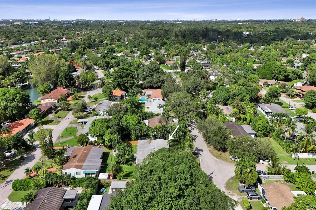 6300 SW 62nd Pl, South Miami FL 33143