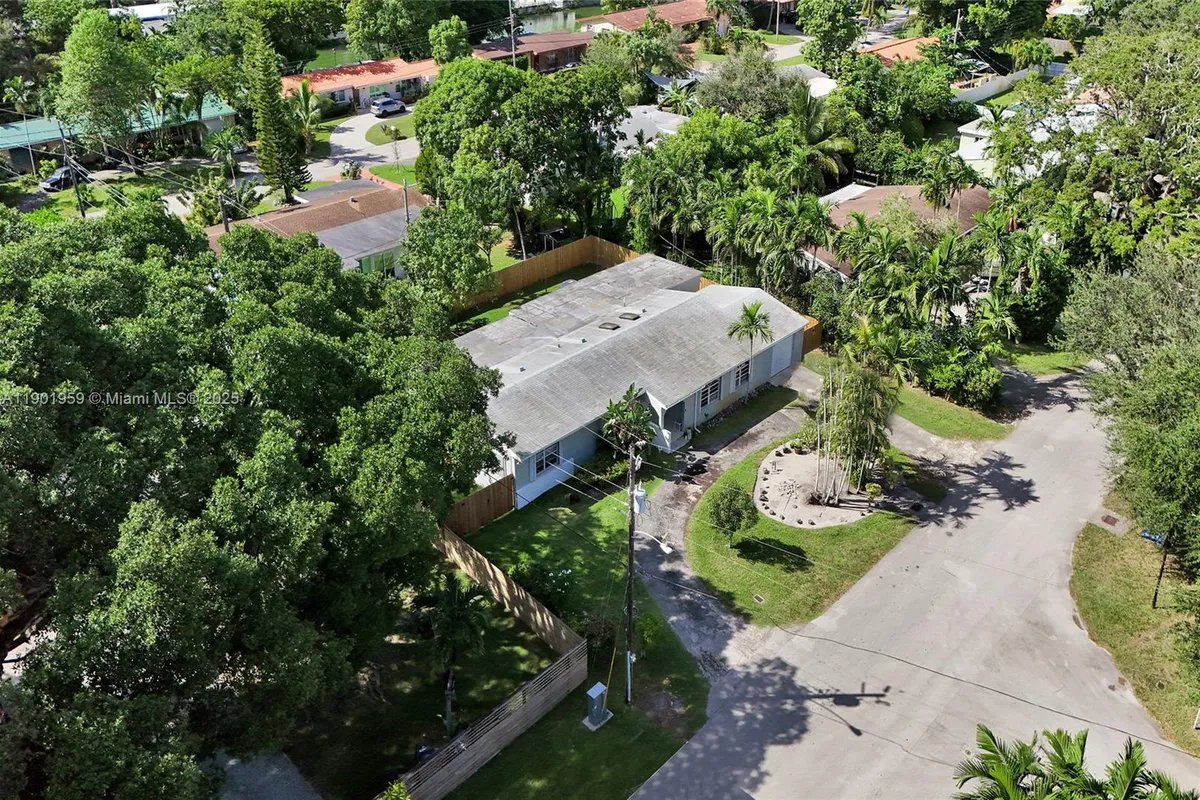 6300 SW 62nd Pl, South Miami FL 33143