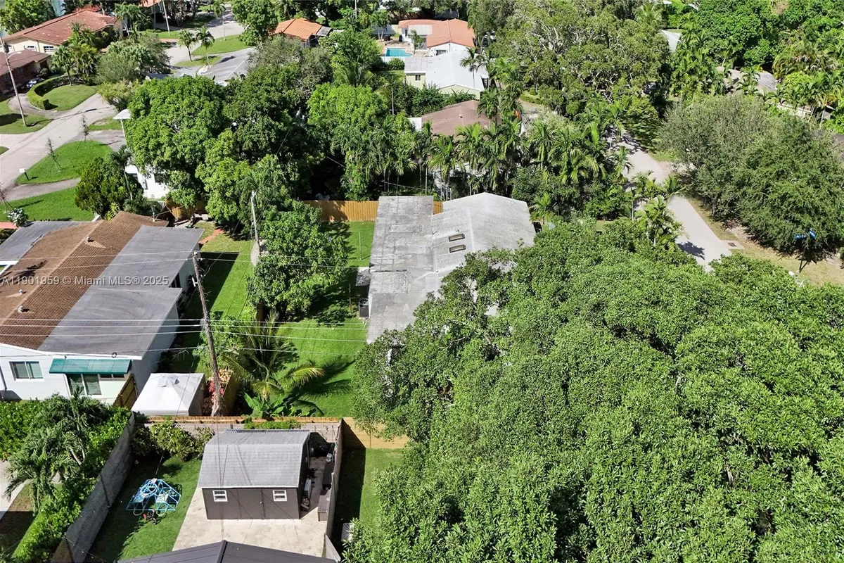 6300 SW 62nd Pl, South Miami FL 33143