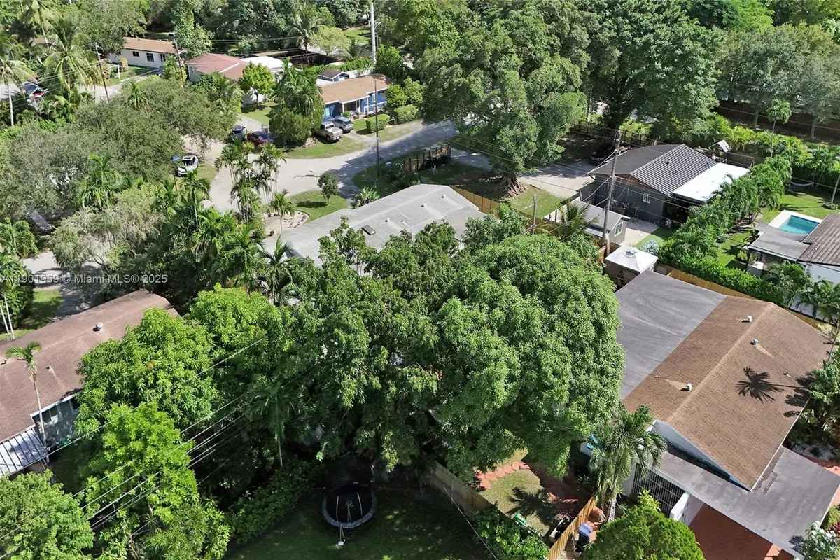 6300 SW 62nd Pl, South Miami FL 33143