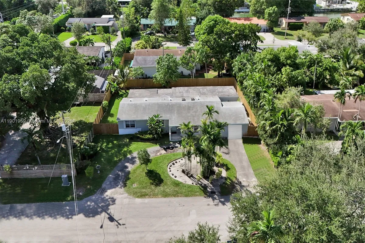 6300 SW 62nd Pl, South Miami FL 33143