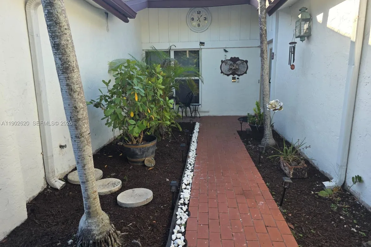 10610 SW 128th Ave, Miami FL 33186