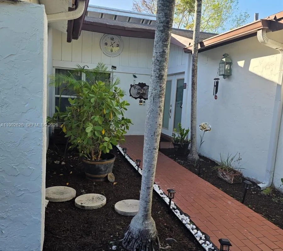 10610 SW 128th Ave, Miami FL 33186