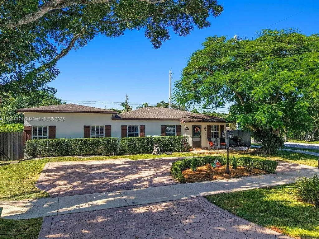 4200 SW 60th Ct, Miami FL 33155