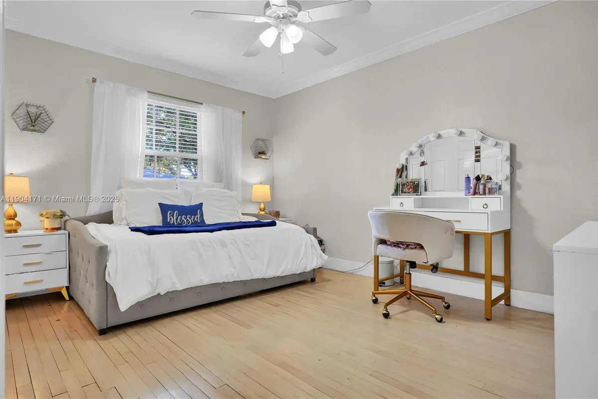 4200 SW 60th Ct, Miami FL 33155