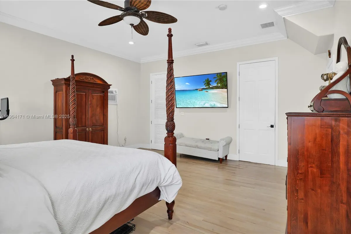 4200 SW 60th Ct, Miami FL 33155