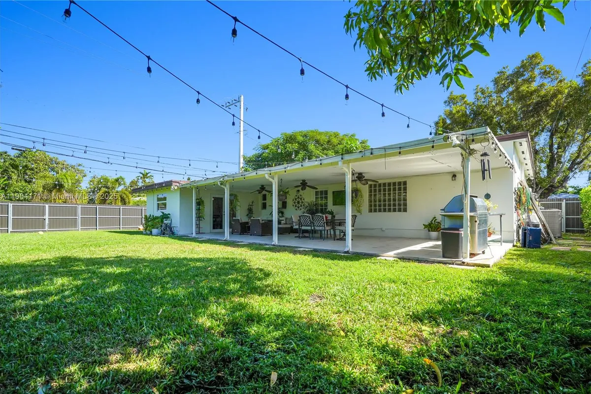 4200 SW 60th Ct, Miami FL 33155