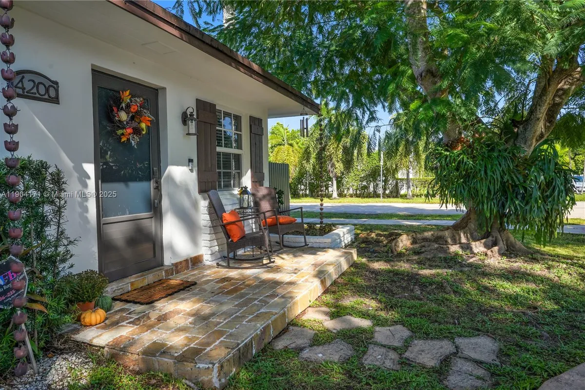 4200 SW 60th Ct, Miami FL 33155