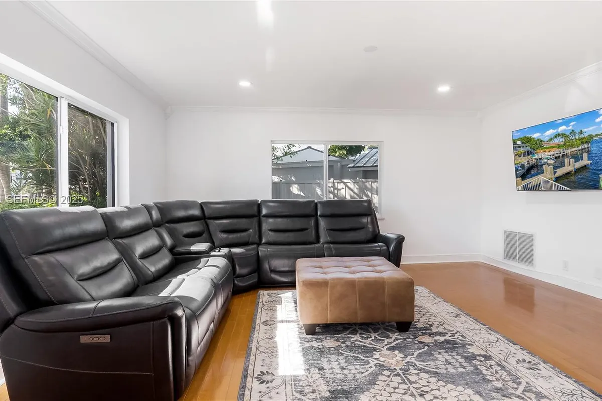 2445 SE 8 St, Pompano Beach FL 33062