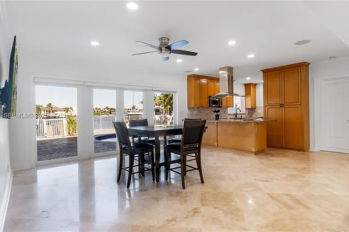 2445 SE 8 St, Pompano Beach FL 33062