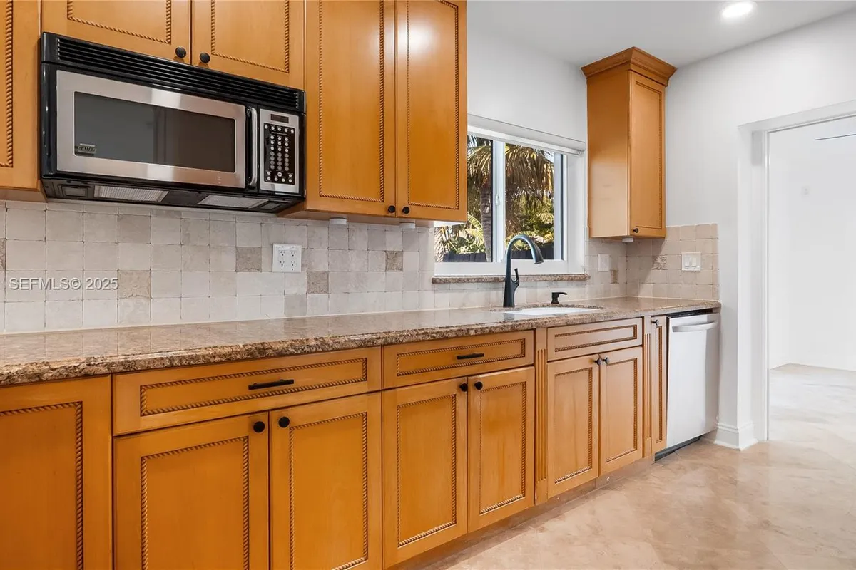 2445 SE 8 St, Pompano Beach FL 33062