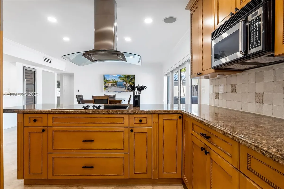 2445 SE 8 St, Pompano Beach FL 33062