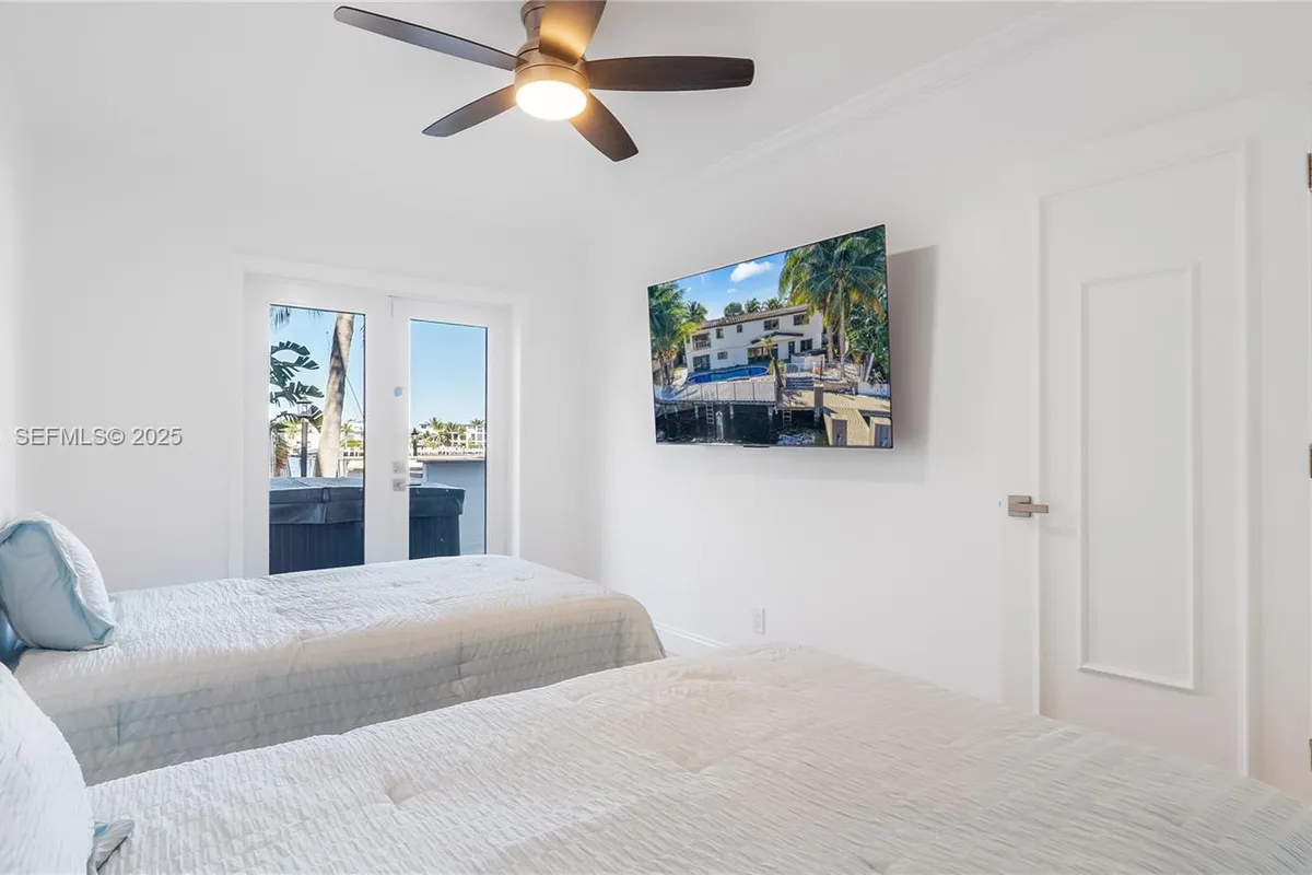 2445 SE 8 St, Pompano Beach FL 33062