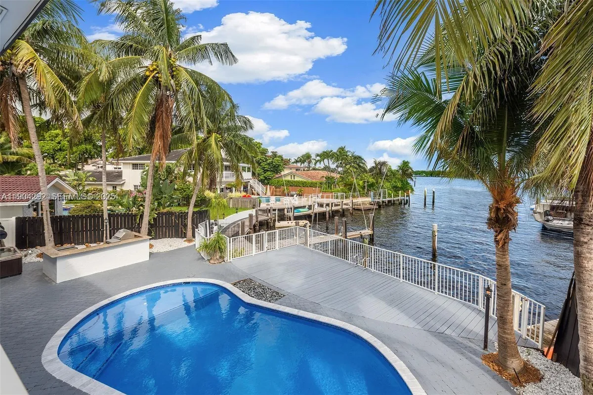 2445 SE 8 St, Pompano Beach FL 33062