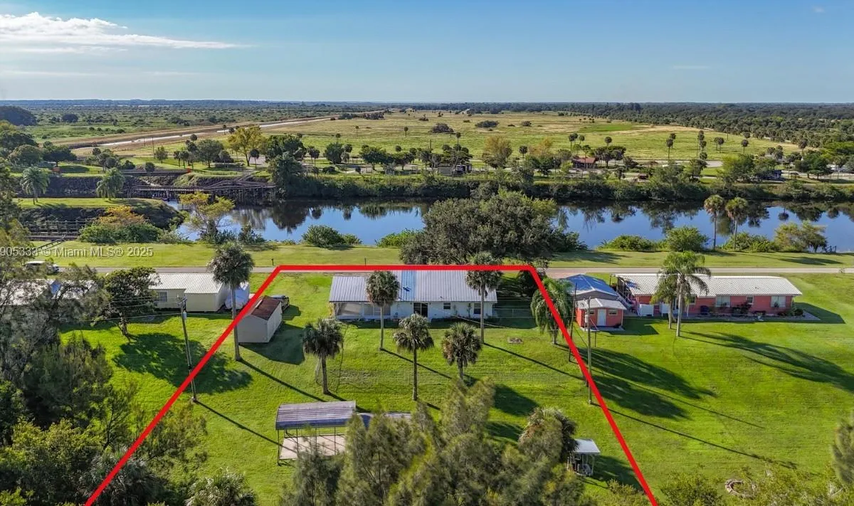 1159 Lock Lane, Moore Haven FL 33471