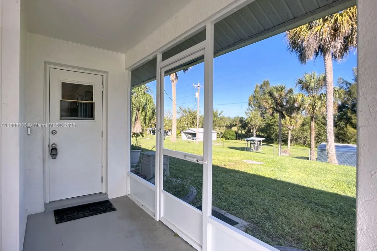 1159 Lock Lane, Moore Haven FL 33471