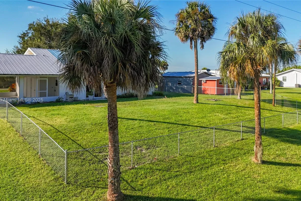 1159 Lock Lane, Moore Haven FL 33471