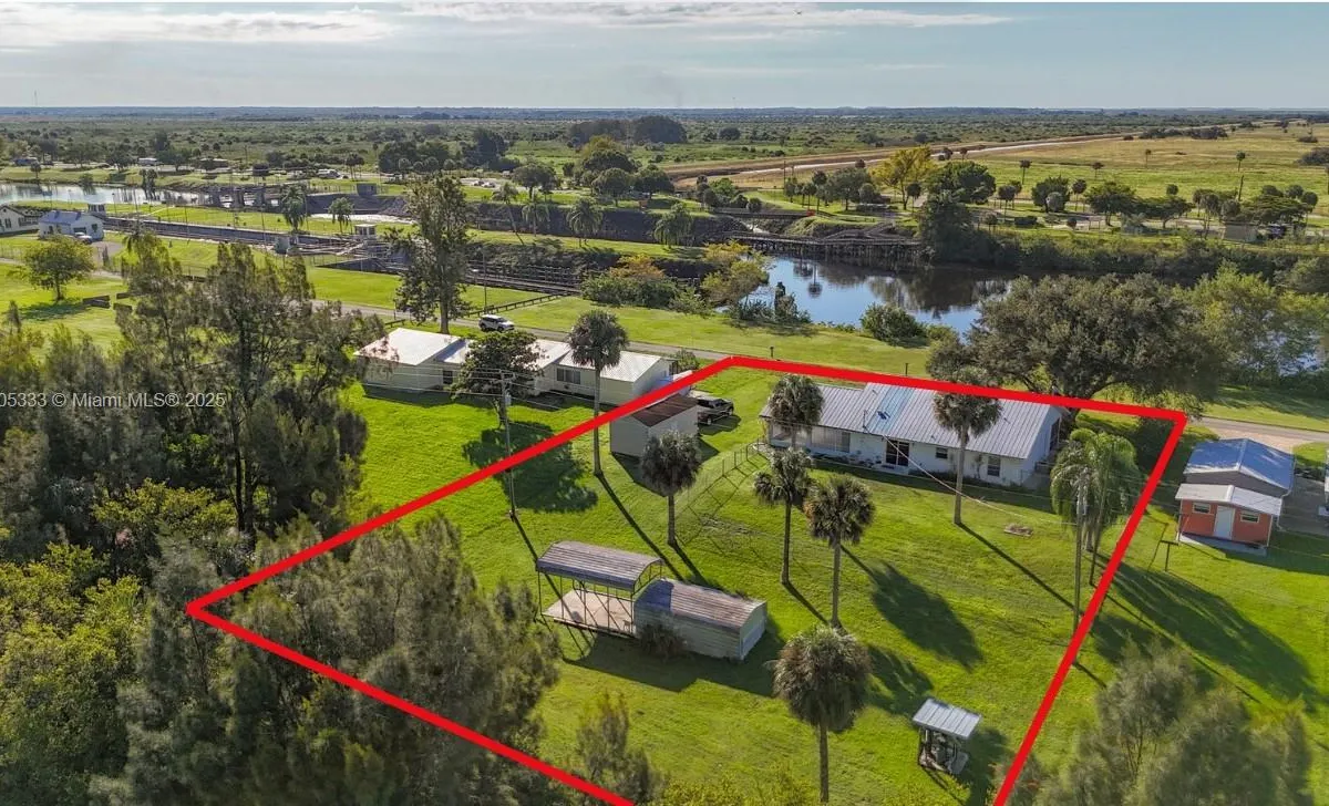 1159 Lock Lane, Moore Haven FL 33471