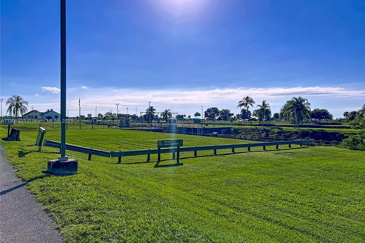 1159 Lock Lane, Moore Haven FL 33471