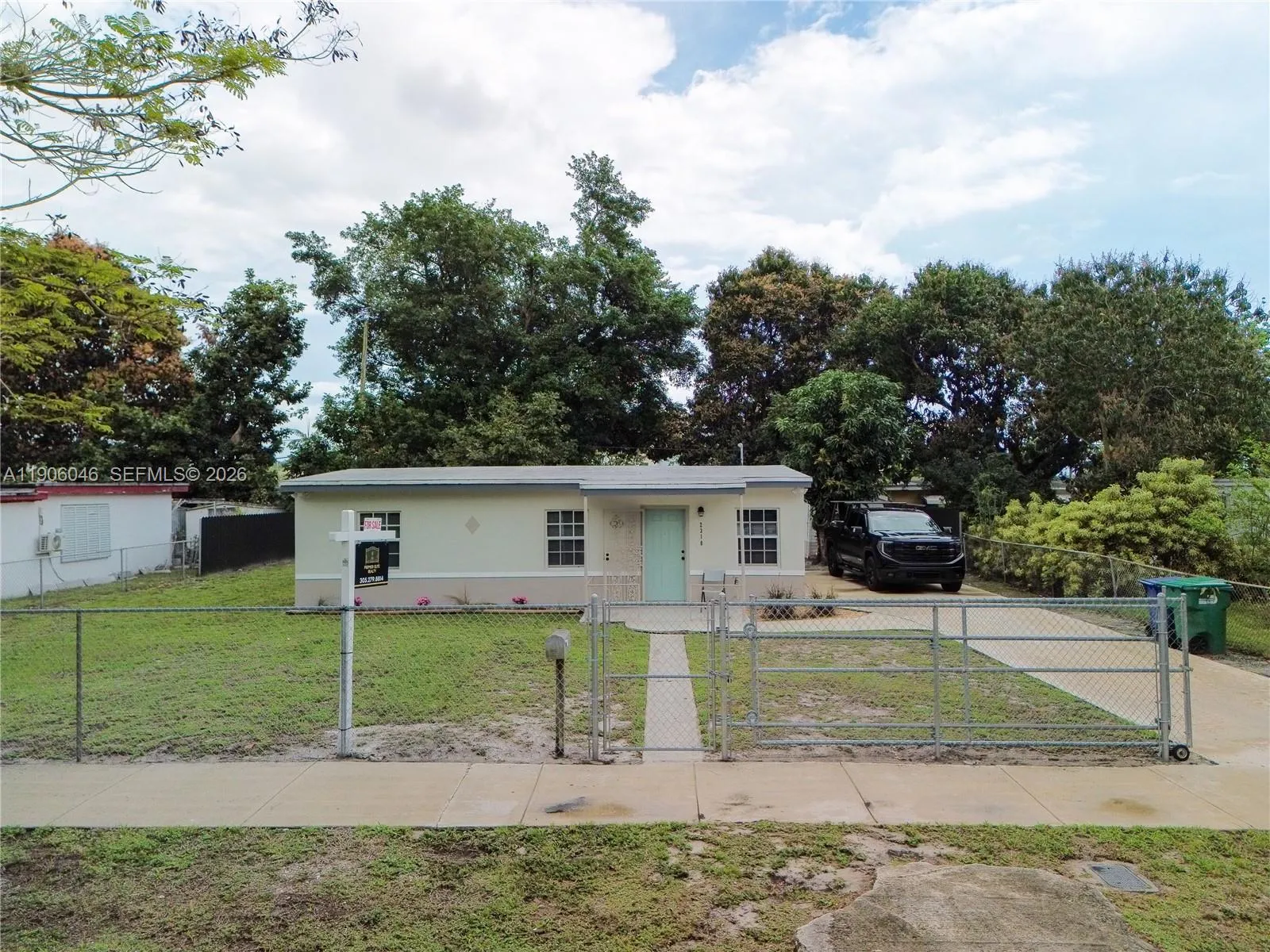 2310 W Bunche Park Dr, Miami Gardens FL 33054