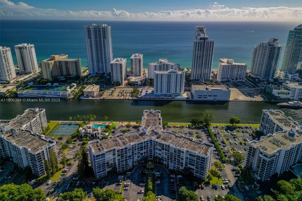 800 Parkview Dr # 302, Hallandale Beach FL 33009