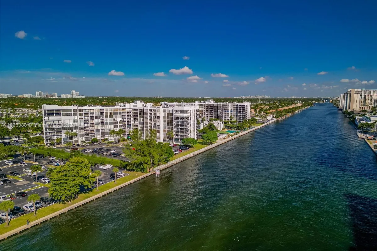 800 Parkview Dr # 302, Hallandale Beach FL 33009