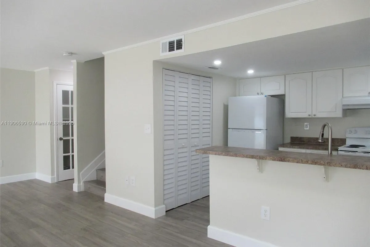 6825 SW 45th Ln # 12, Miami FL 33155