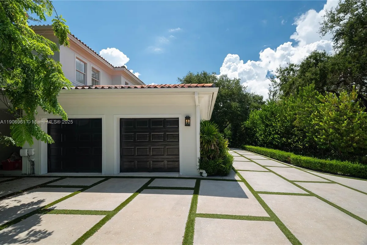 680 Destacada Ave, Coral Gables FL 33156