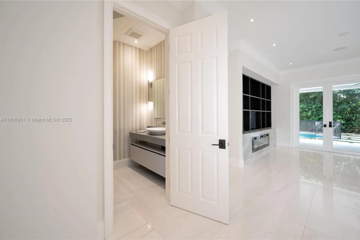 680 Destacada Ave, Coral Gables FL 33156