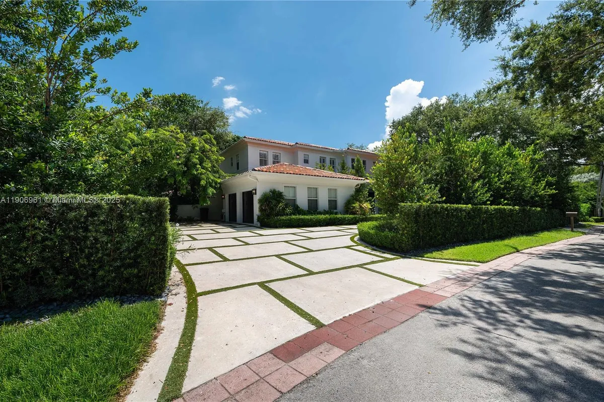 680 Destacada Ave, Coral Gables FL 33156