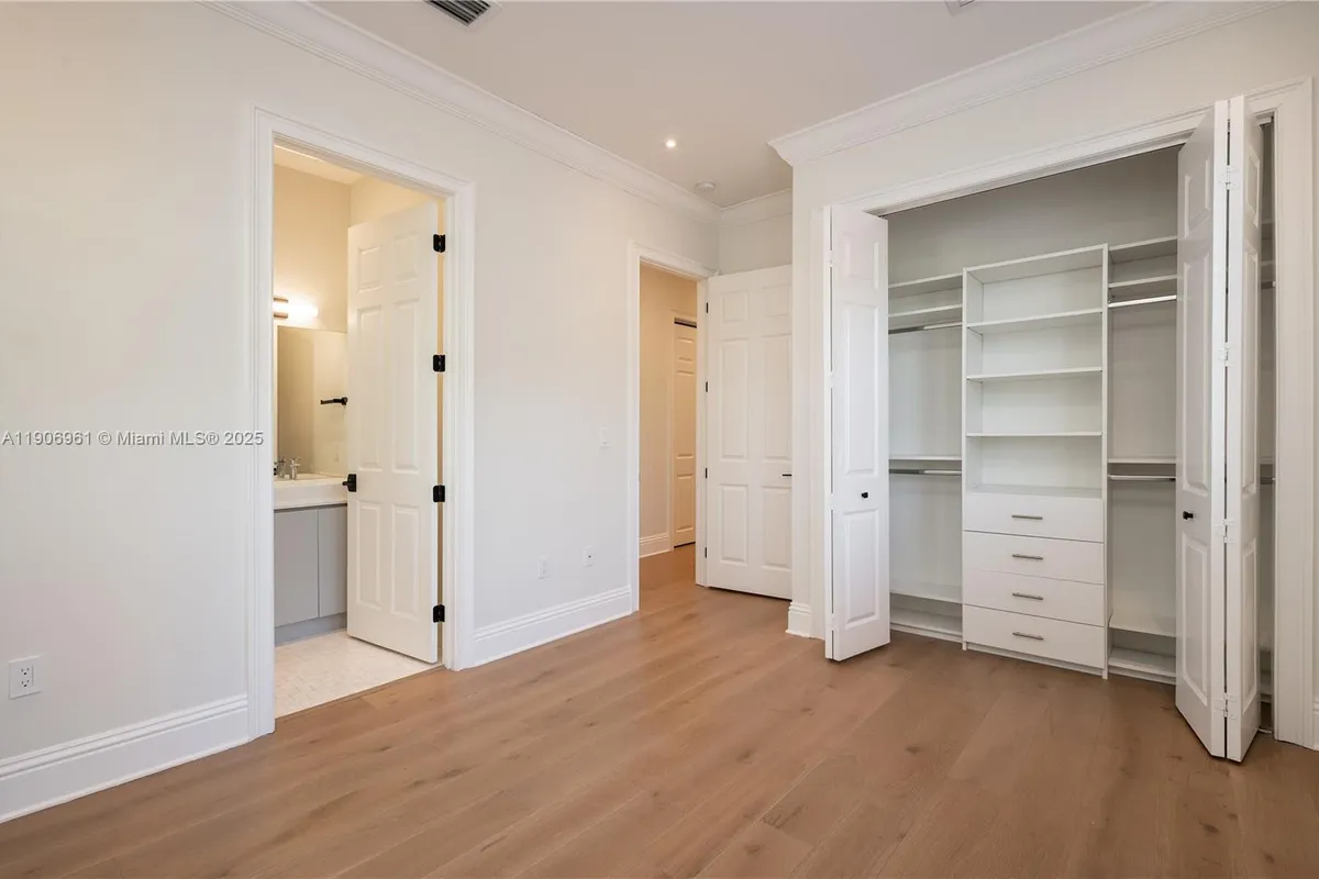 680 Destacada Ave, Coral Gables FL 33156