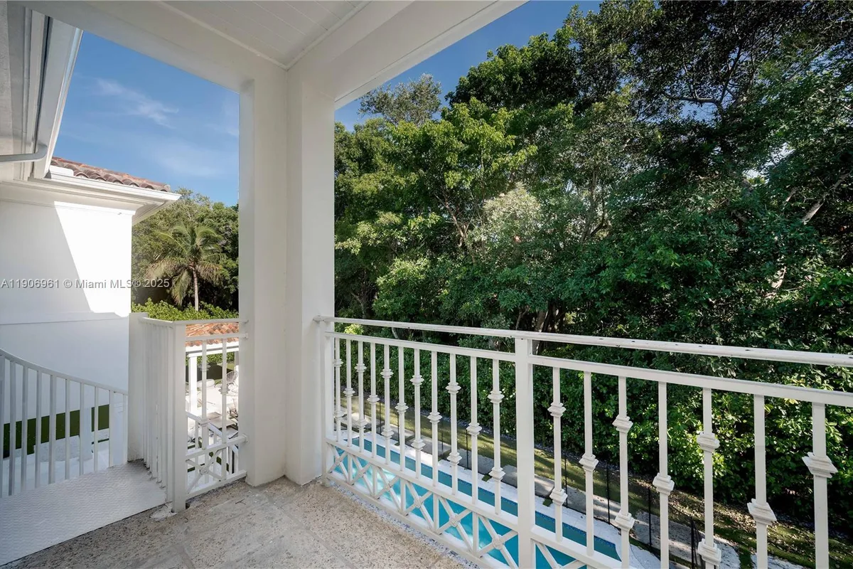 680 Destacada Ave, Coral Gables FL 33156