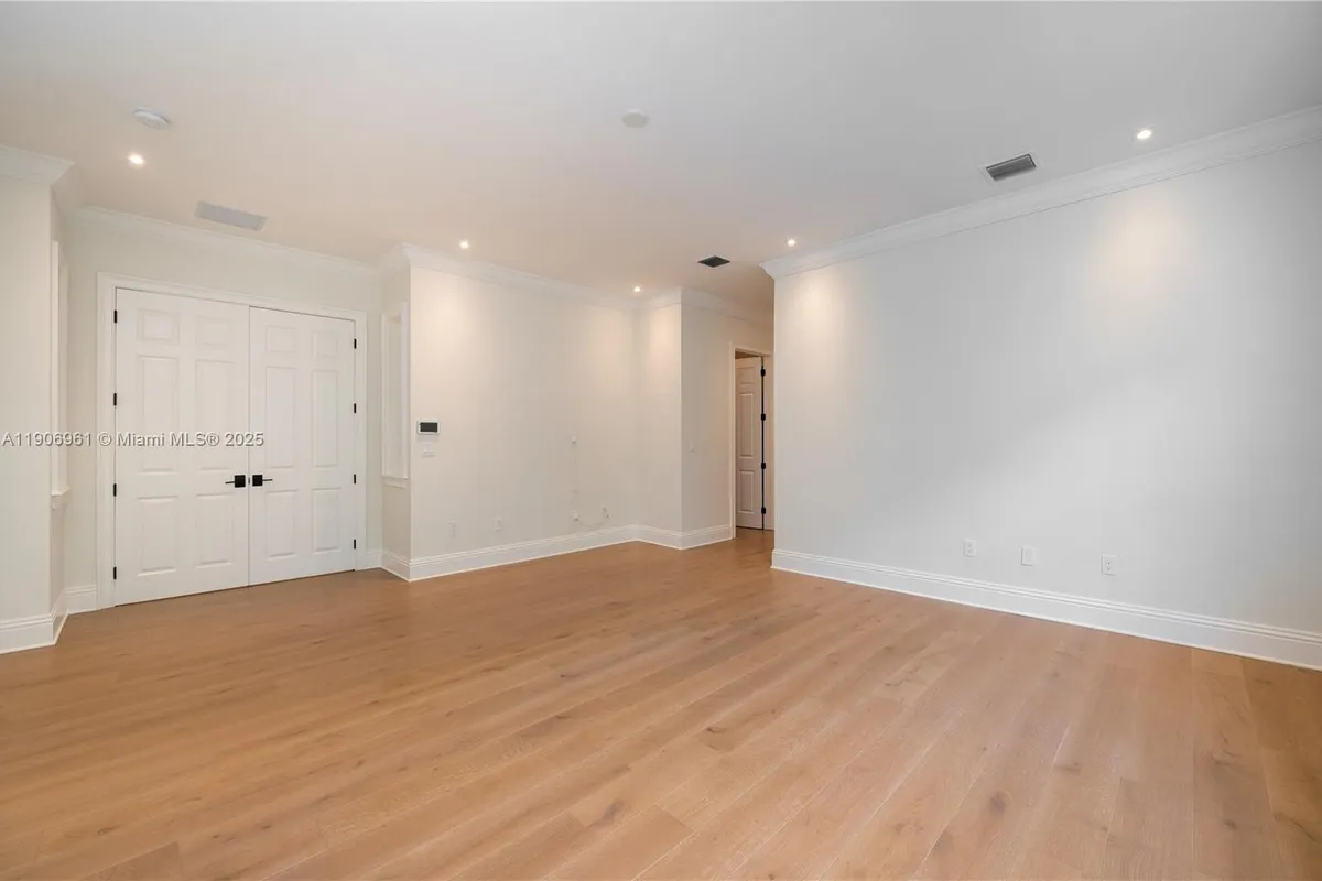 680 Destacada Ave, Coral Gables FL 33156