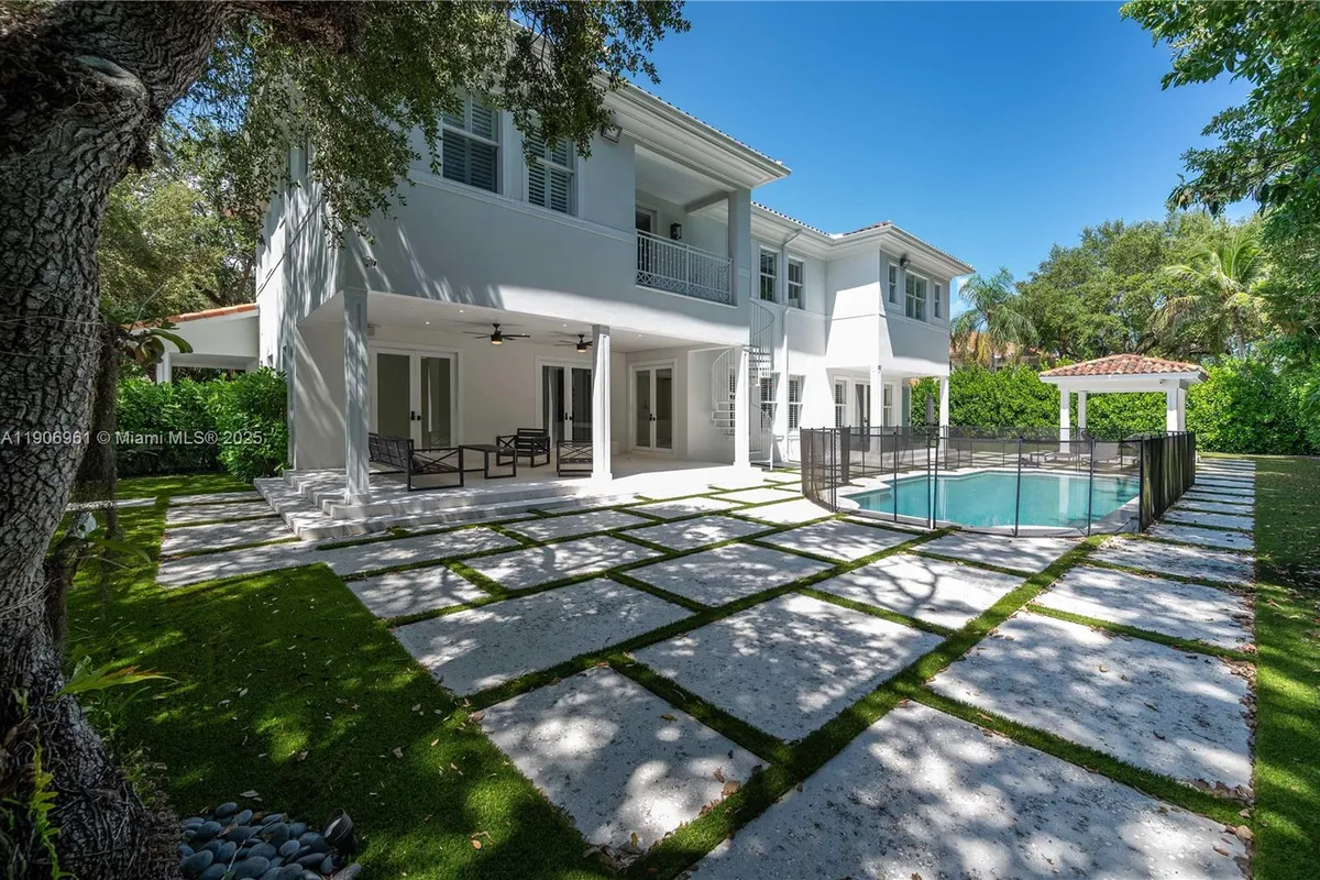 680 Destacada Ave, Coral Gables FL 33156