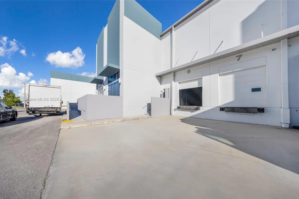 14001 NW 112th Ave # 4, Hialeah Gardens FL 33018