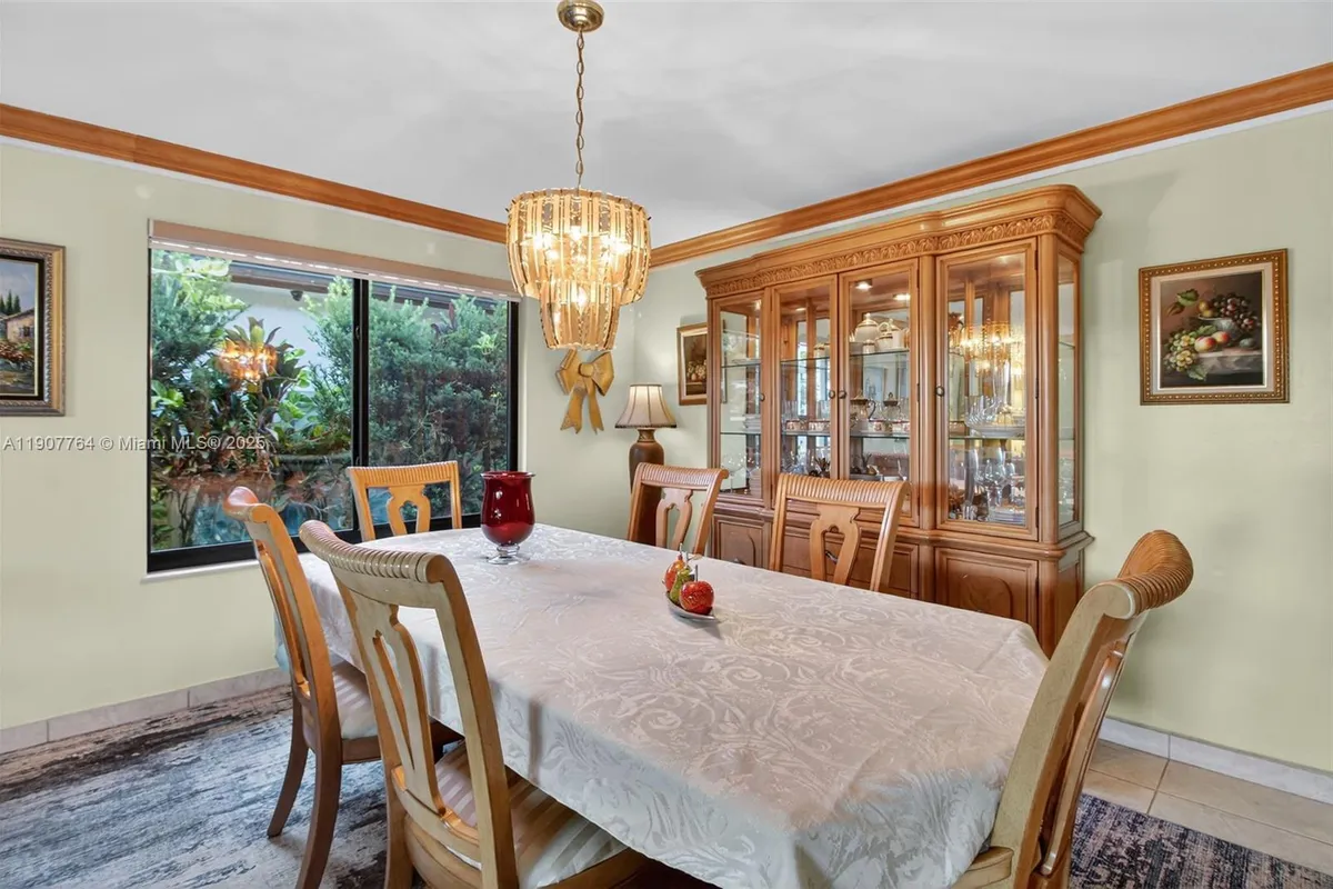 15010 Dunbarton Pl, Miami Lakes FL 33016