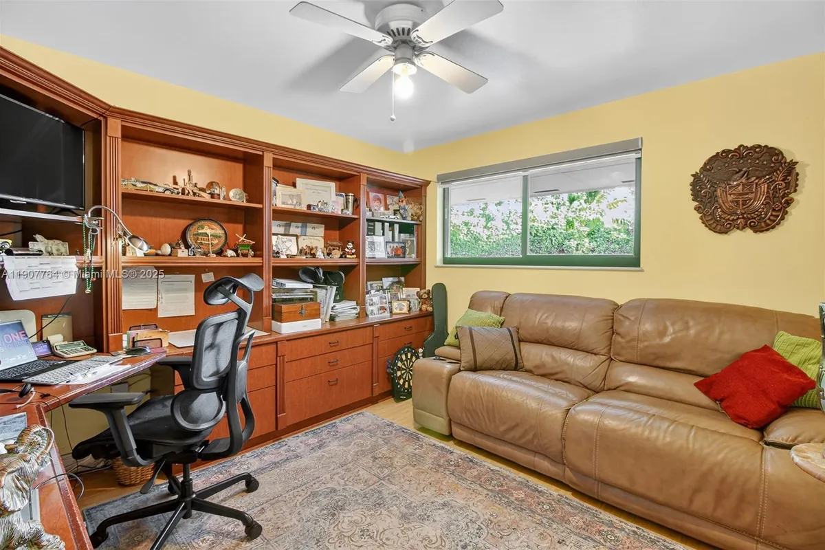 15010 Dunbarton Pl, Miami Lakes FL 33016