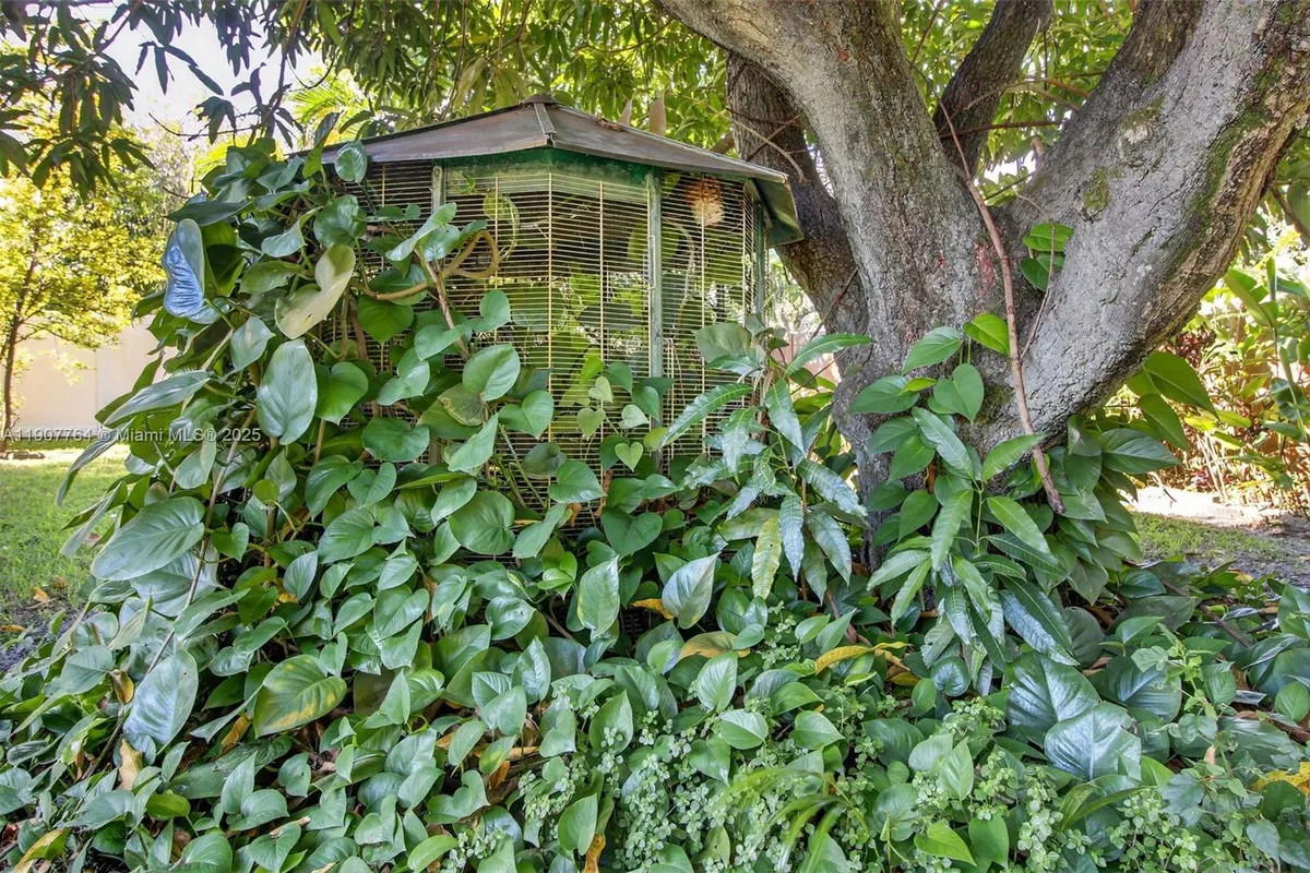 15010 Dunbarton Pl, Miami Lakes FL 33016