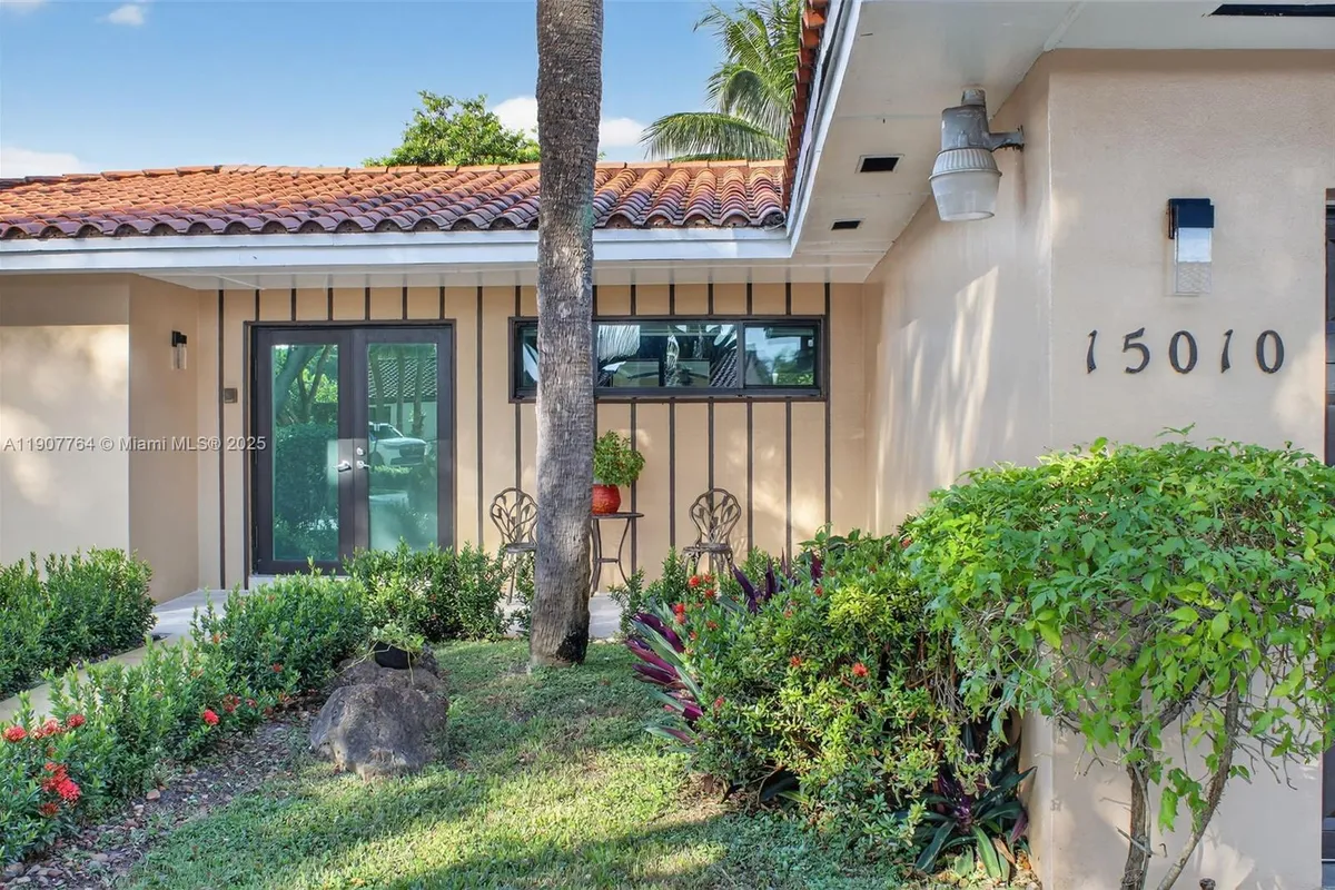 15010 Dunbarton Pl, Miami Lakes FL 33016