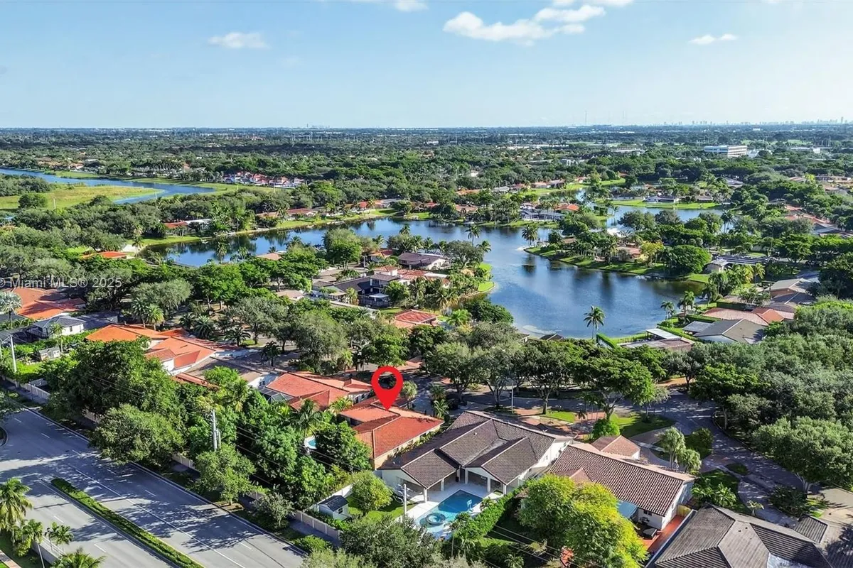 15010 Dunbarton Pl, Miami Lakes FL 33016