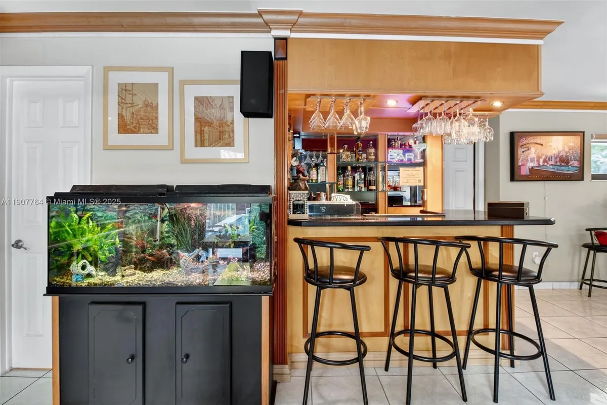 15010 Dunbarton Pl, Miami Lakes FL 33016