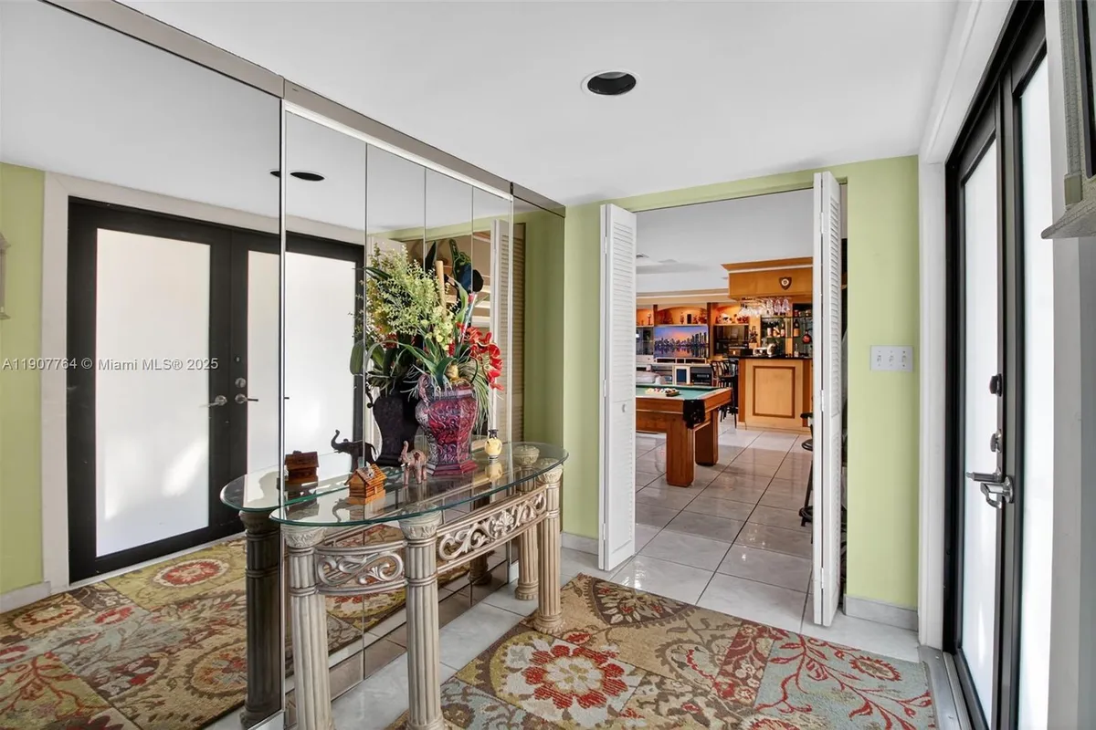 15010 Dunbarton Pl, Miami Lakes FL 33016