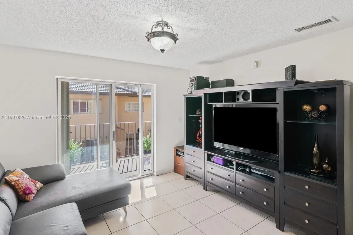 8851 NW 119th St # 3, Hialeah Gardens FL 33018