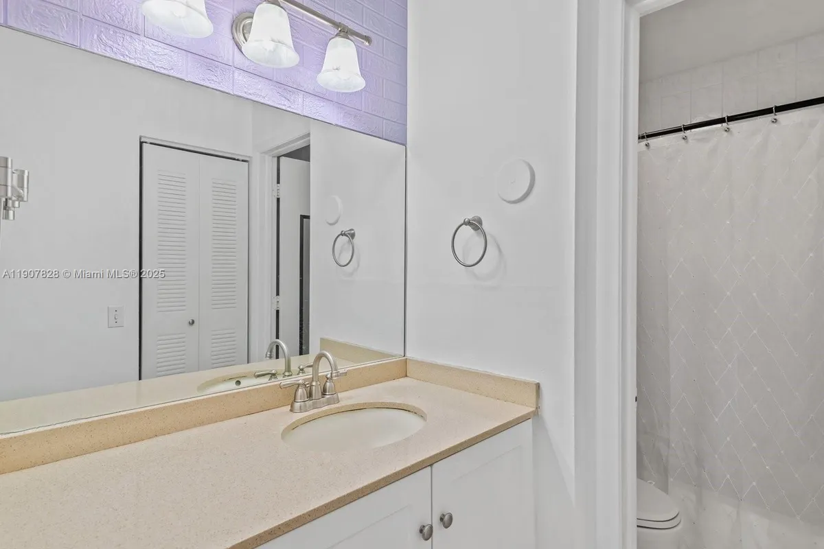 8851 NW 119th St # 3, Hialeah Gardens FL 33018